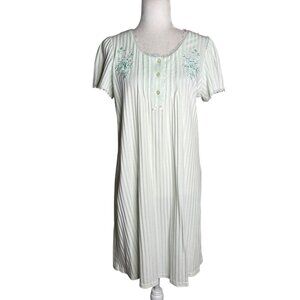 Miss Elaine Mint Green Short Sleeve Embroidered Nightgown Small Cotton Blend